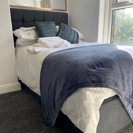 4 Bedroom House In Harrogate Town Centre Buitenkant foto